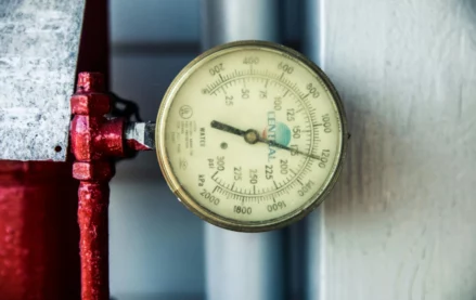 a water pump label and water pressure gauge